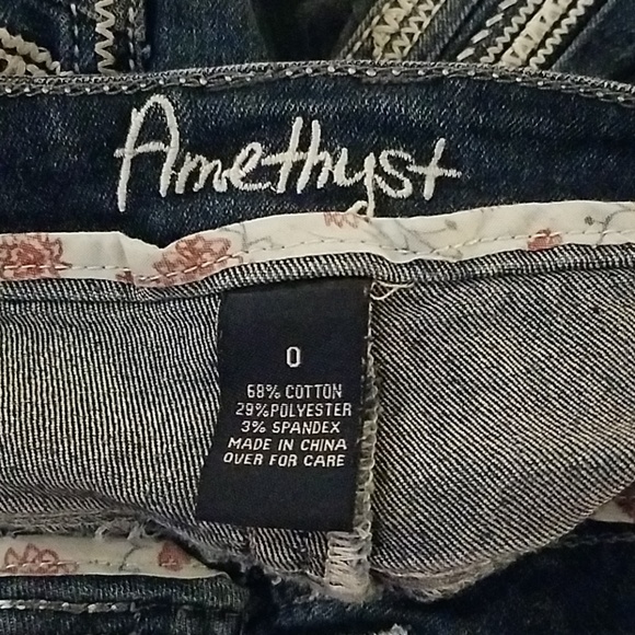 Shorts - Picture 3 of 3